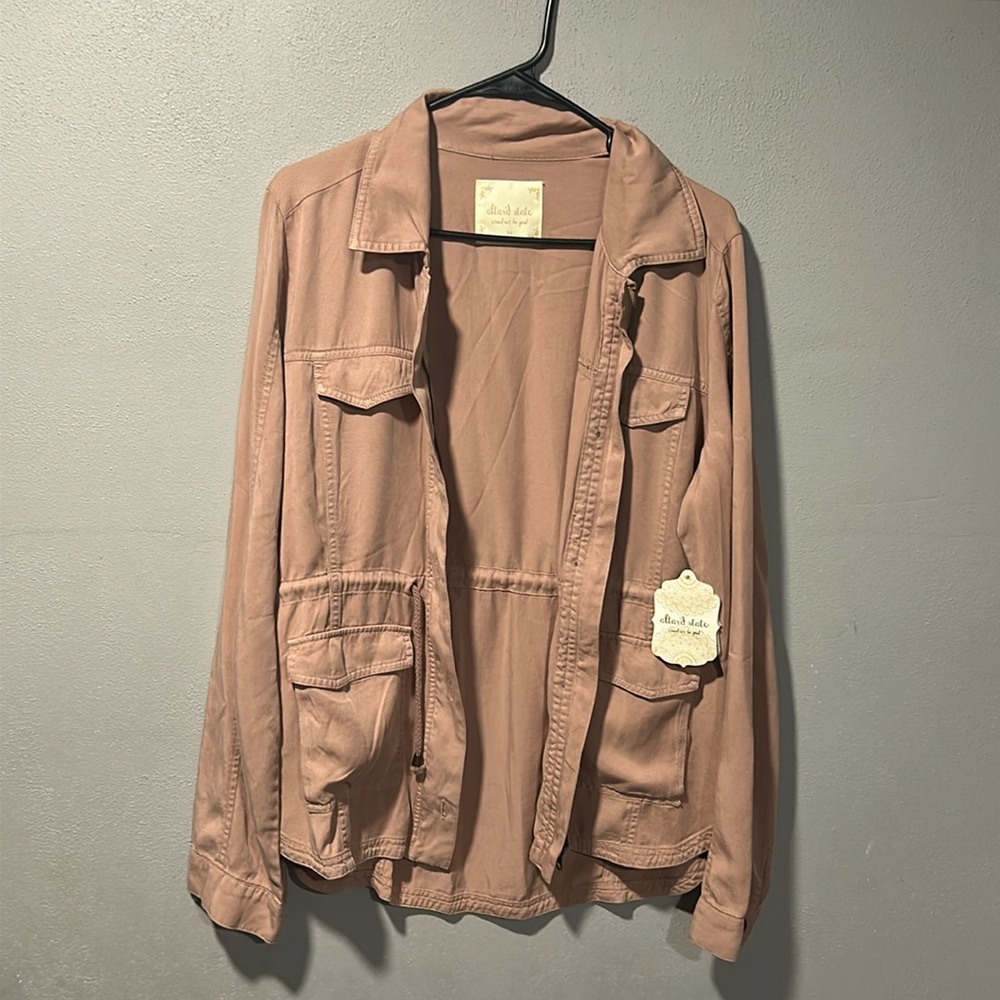 Altar’D state light jacket